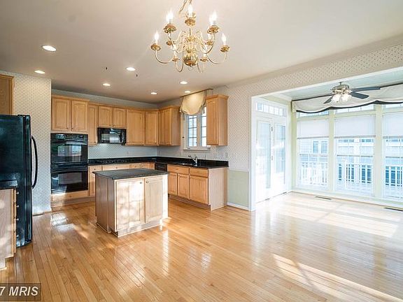 3rd image of 8432 Kirby Lionsdale Dr