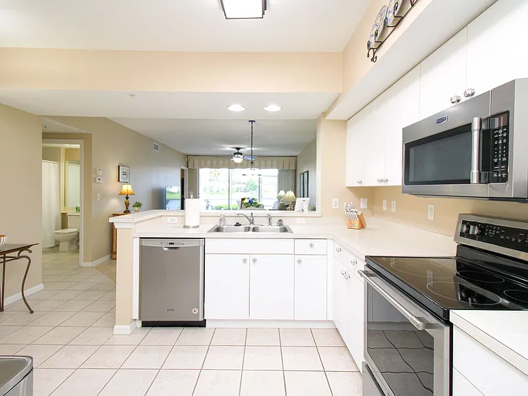 5025 Cedar Springs Dr #102 — Photo 43