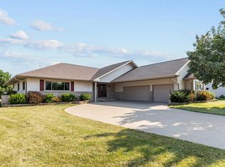 2374 Shore Preserve Dr, Oshkosh, WI 54904