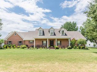 1511 S Main St, Leachville, AR 72438