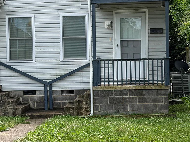 1108 Halifax St — Photo 2