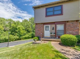 13321 Hiddendale Ln #64, Ballwin, MO 63021