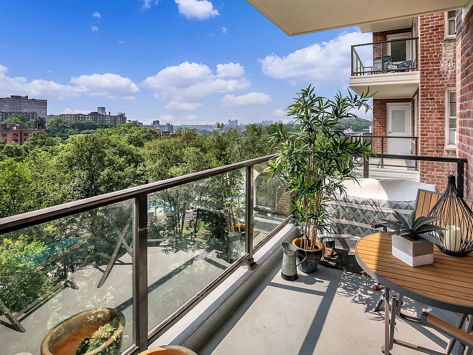 1st image of 750 Kappock St APT 808