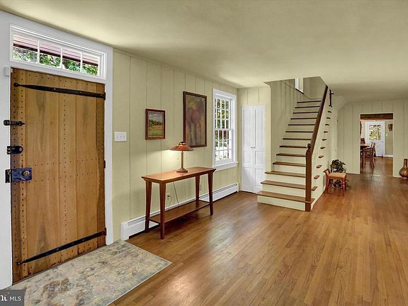 3rd image of 1242 Jaine Ln