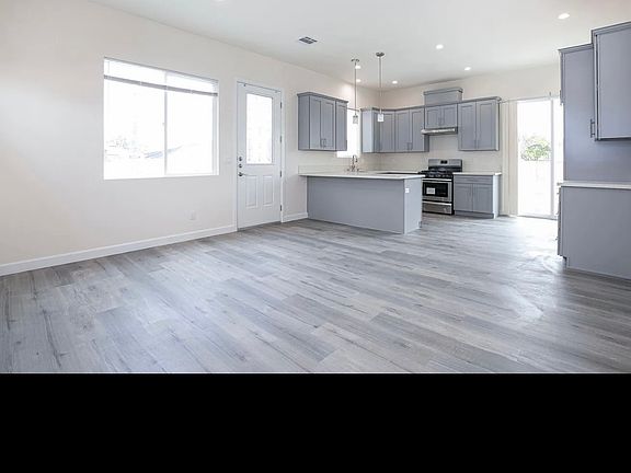 3rd image of 12120 Cantara St