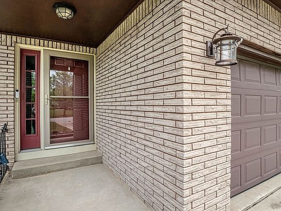 5th image of 247 Shetland Dr
