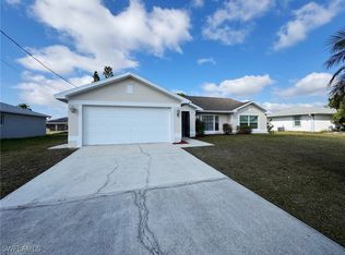 906 SW 11th Ct, Cape Coral, FL 33991