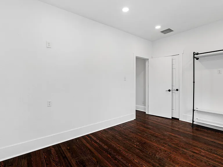 1210 Hawthorne St — Photo 35