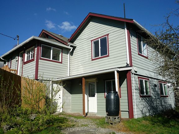 2nd image of 515 Eastside St NE