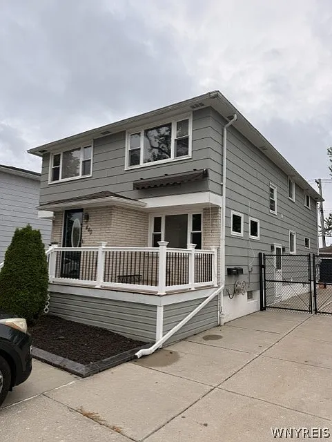 3 bed, 1.0 bath, 2296 sqft, $2,100 — Photo 2