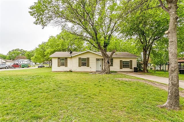 1st image of 1013 Comal Ave