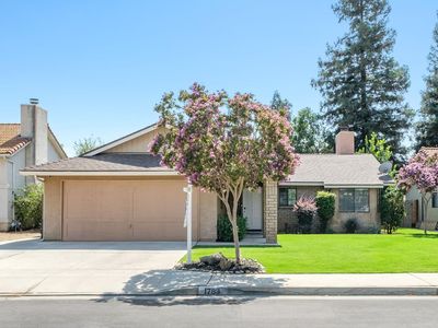 1783 E De Young Dr, Fresno, CA, 93720