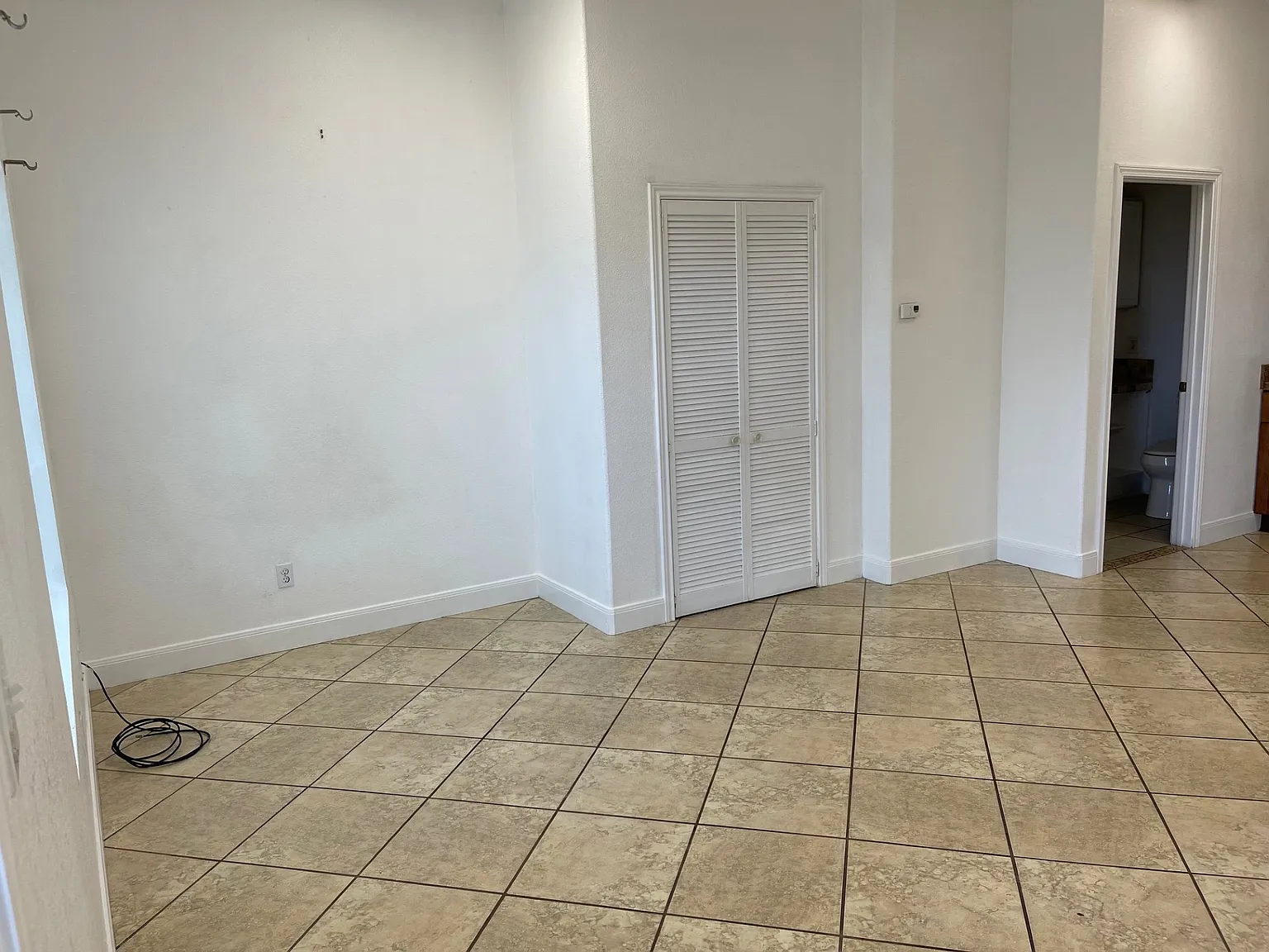 Studio, 450 sqft, $750 — Photo 2