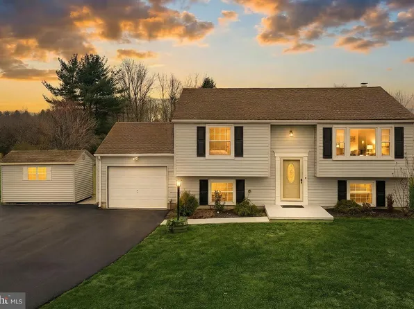 2 Dutton Rd, New Freedom, PA 17349