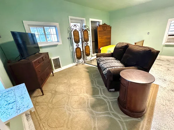 904 Du Pont Ave #S, Victoria, TX 77901