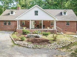 295 Griffin Rd, Lookout Mountain, GA 30750
