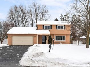 8304 Parker House Path, Cicero, NY 13039