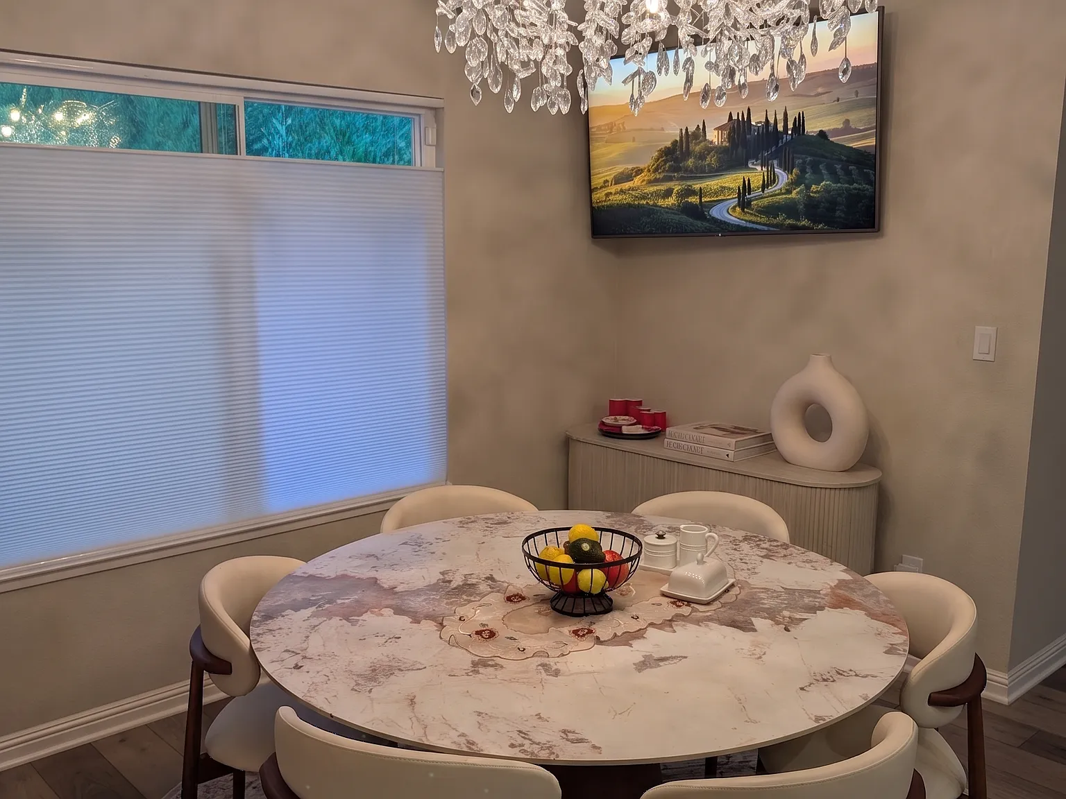 3 bed, 1387 sqft, $3,950 — Photo 3