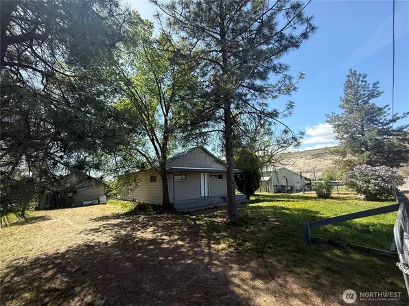 111 Valley Street, Okanogan, WA 98840