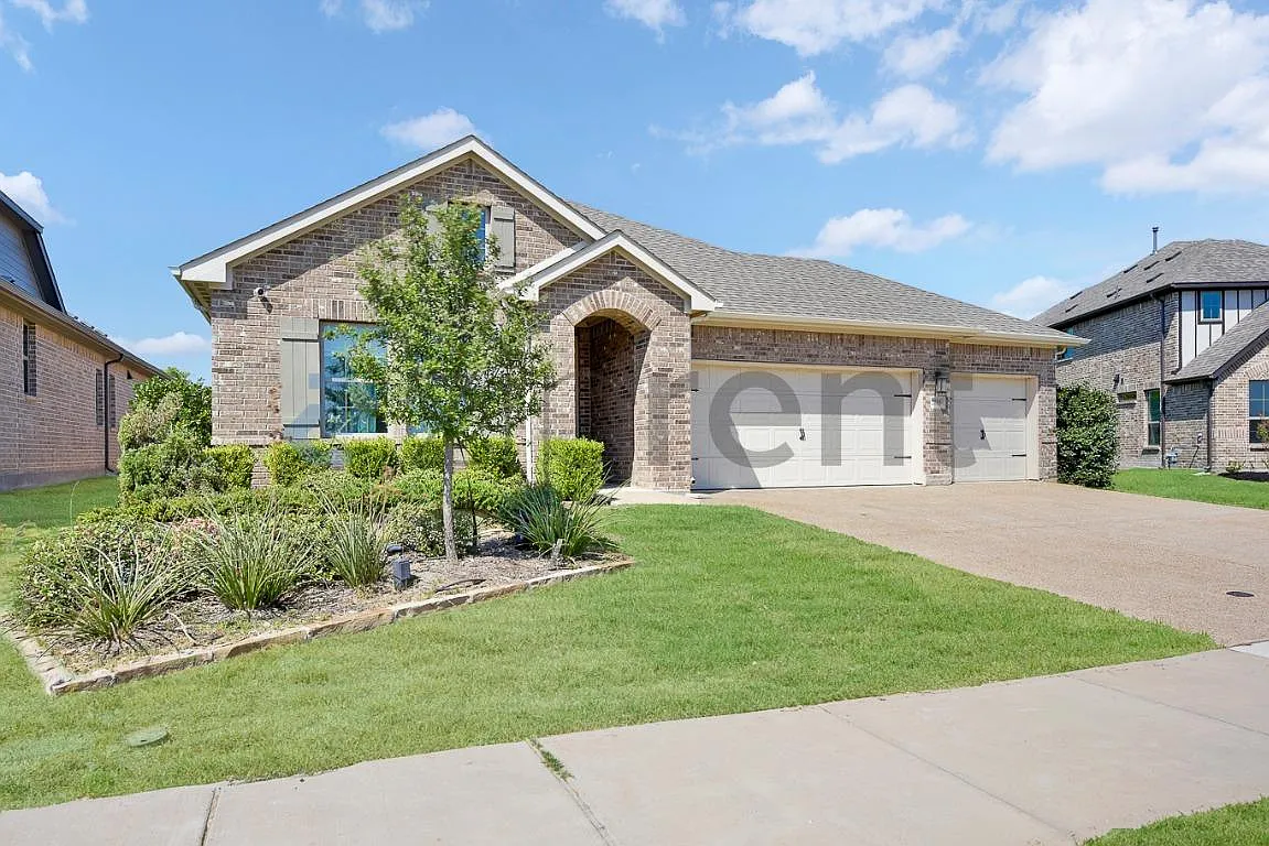 4 bed, 2964 sqft, $2,375 — Photo 2