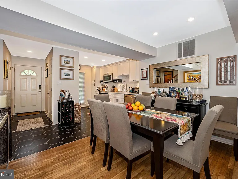 6402 Montrose Rd — Photo 10