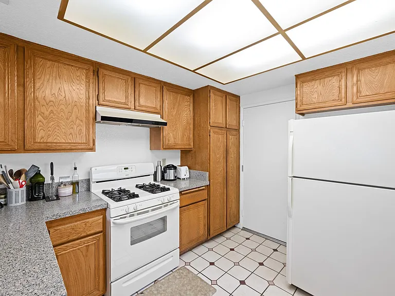 12168 Mount Vernon Ave — Photo 15