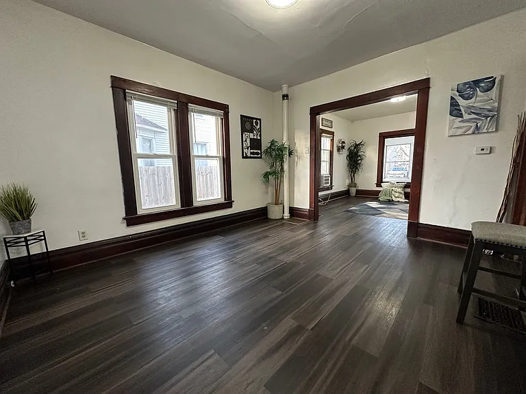 1027 Lincoln St — Photo 11