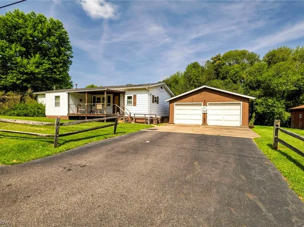 224 Bentley Ave, Newell, WV 26050