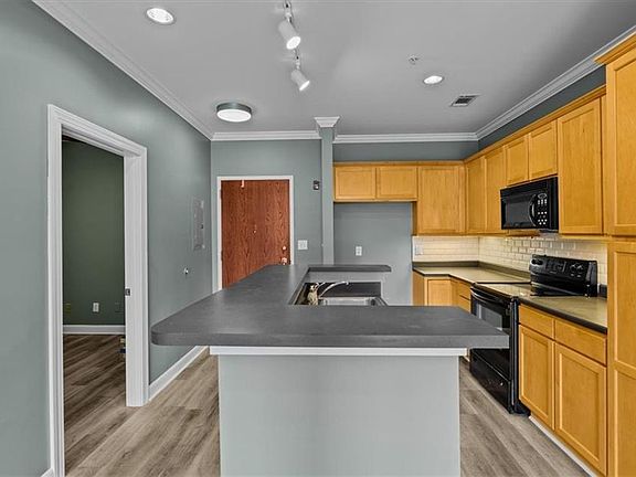 5th image of 411 W Washington St Ste 108