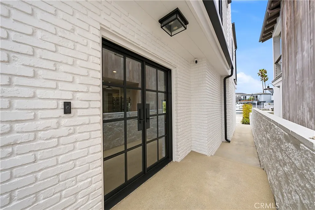 3 bed, 2.5 bath, 2575 sqft, $18,000 — Photo 4