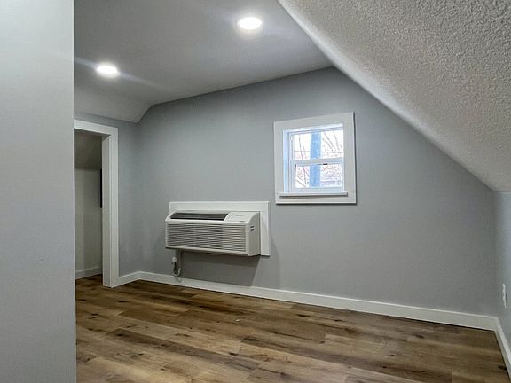 3rd image of 2820 SE Massachusetts Ave #2