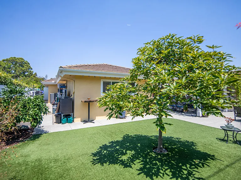 1040 Alameda Blvd — Photo 35