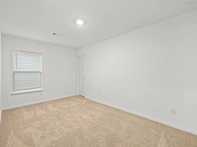 101 Fairfax Ln — Photo 20
