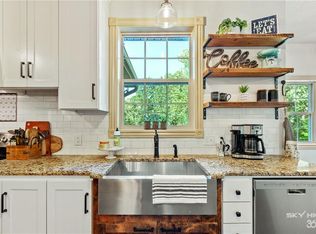 13098 Riders Ln, Gravette, AR 72736