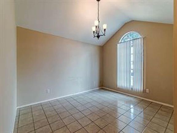 4th image of 1115 N Magnolia Dale Dr