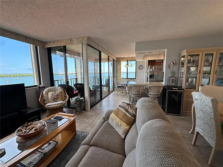 6295 Bahia Del Mar Cir #408 — Photo 4