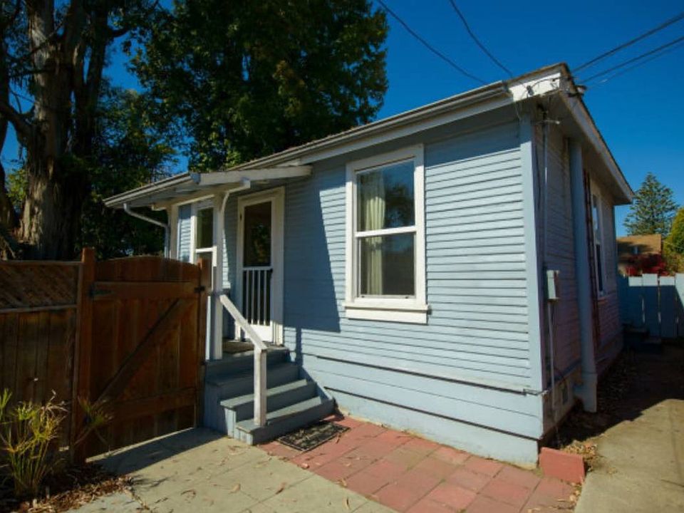 1st image of 611 Lighthouse Ave #1/2