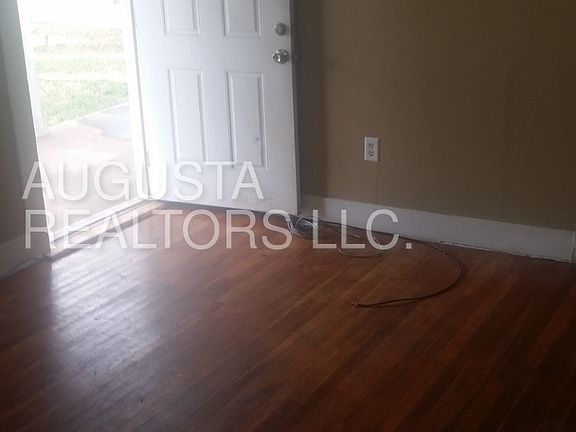 2nd image of 609 E North 15th St APT A