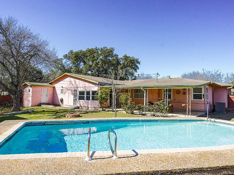 2622 W Summit Ave — Photo 30