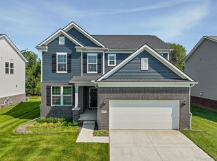 6003 Winsford Ln, Clarkston, MI 48346