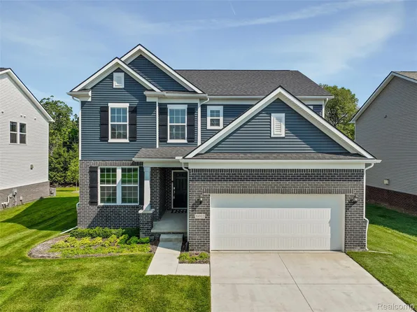 6003 Winsford Ln, Clarkston, MI 48346