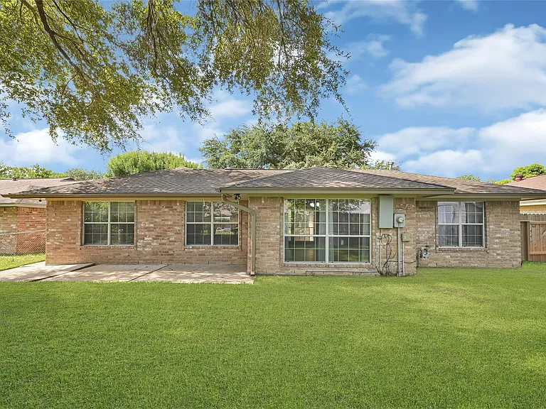7323 Log View Dr — Photo 5