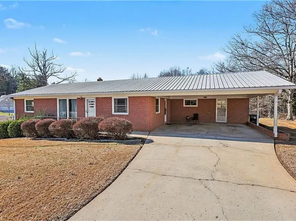 154 Melody Ln, Thomasville, NC 27360