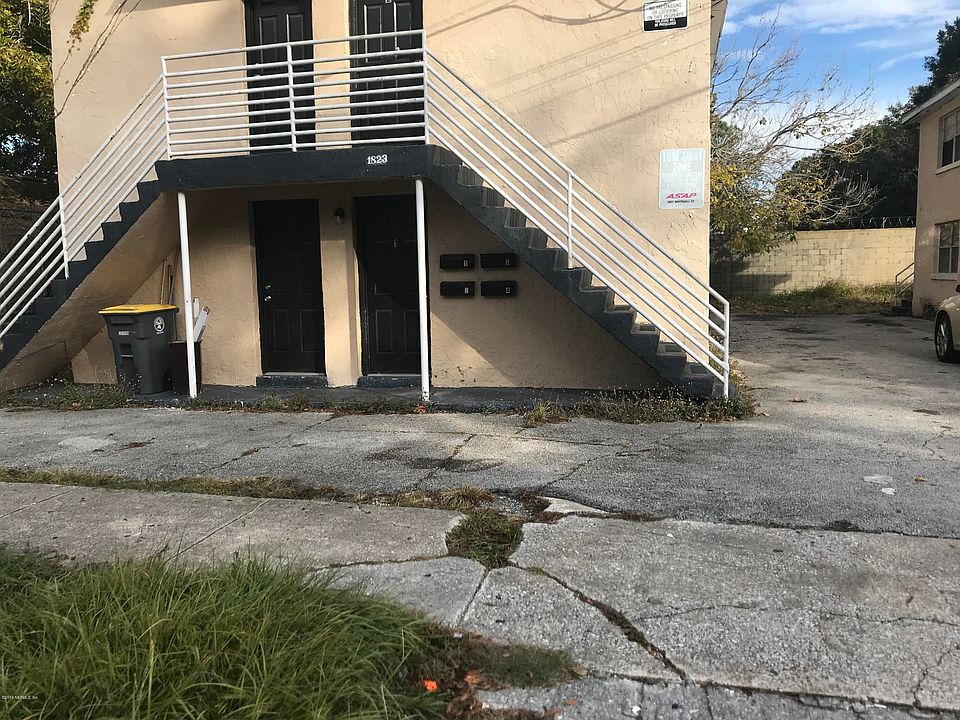 1st image of 1823 W 6th St APT 1