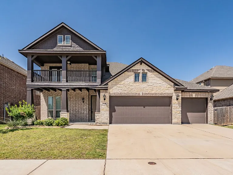 504 Ridgewater Trl — Photo 1