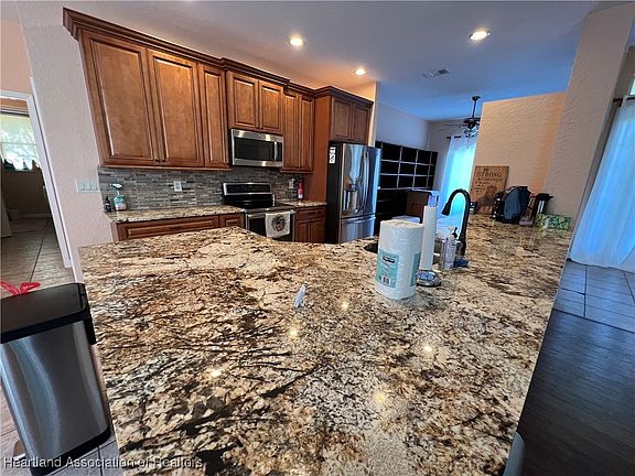 5th image of 4025 Thoroughbred Ln
