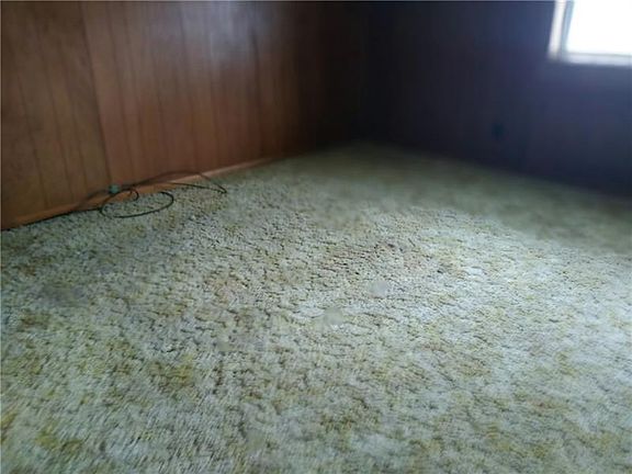 5th image of 504 Oak St