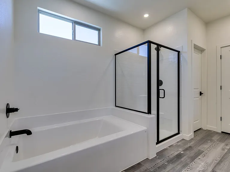 6915 Fordham Creek St — Photo 42
