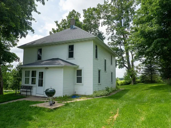 13338 Dobbs Rd, Darlington, WI 53530