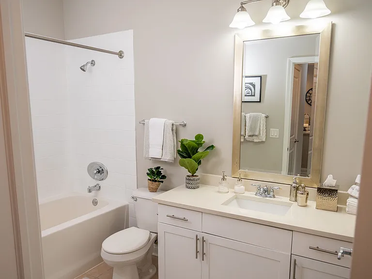 The Residence at the Glen Town Center — Photo 30